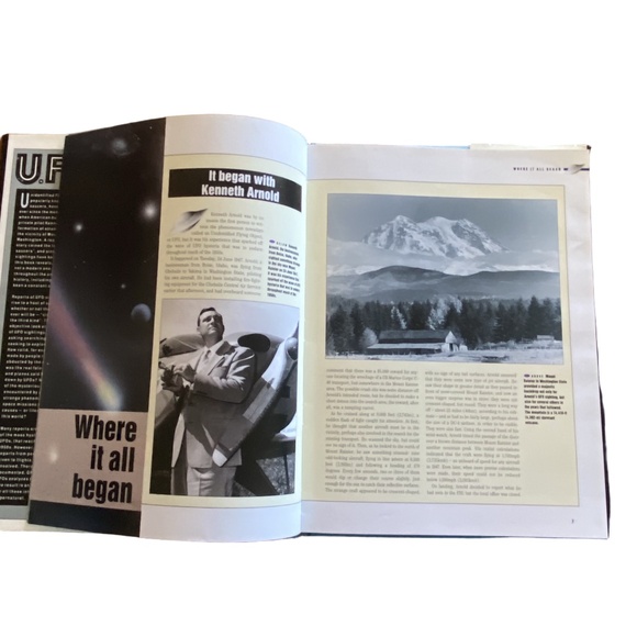 Smithmark Teal Illustrated UFO Hardcover Book Coffee Table 1992 Sci-Fi Retro - Picture 14 of 16